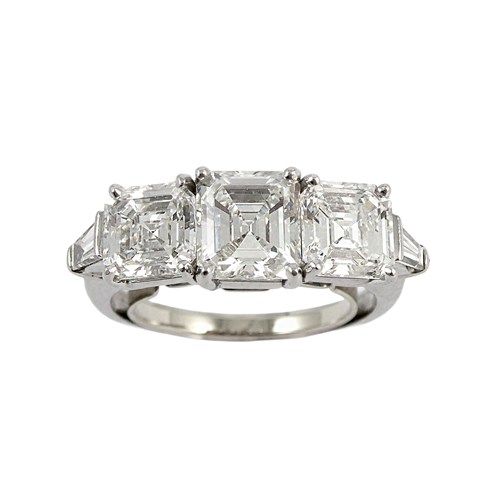 Three stone Asscher cut diamond ring, the graduated diamonds totalling approximately 3.20cts and G/H, VS,